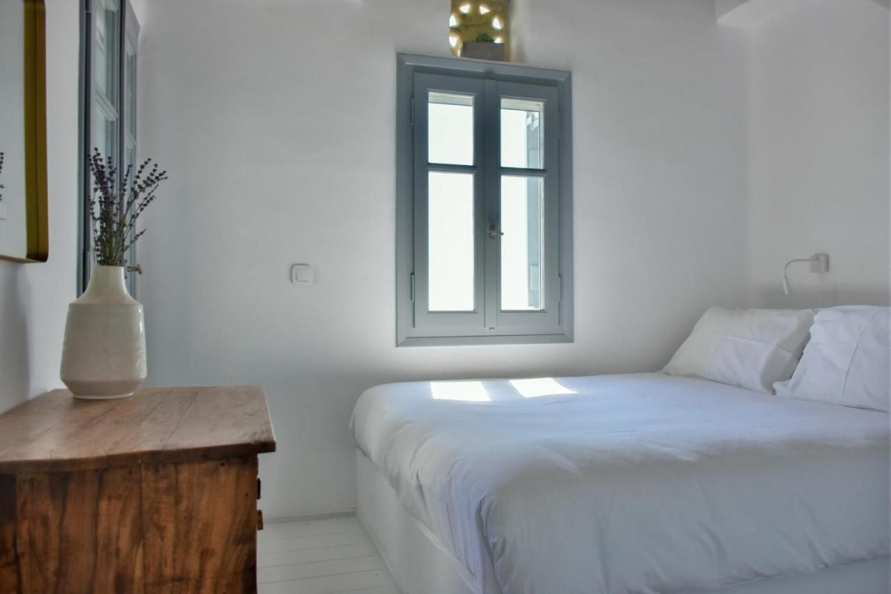 Living Theros Luxury Suites Kardhiani Luaran gambar