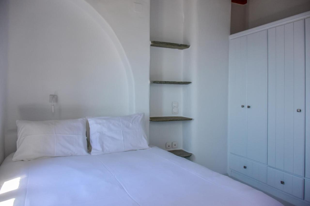 Living Theros Luxury Suites Kardhiani Luaran gambar