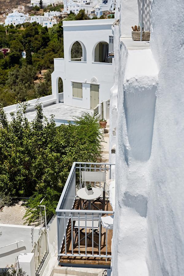 Living Theros Luxury Suites Kardhiani Luaran gambar