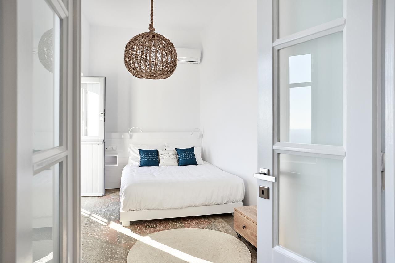 Living Theros Luxury Suites Kardhiani Luaran gambar