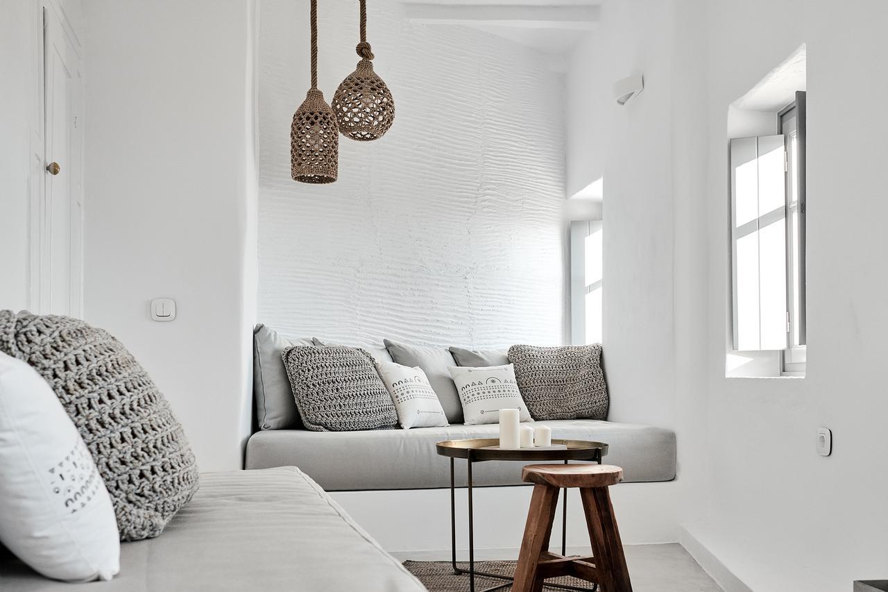 Living Theros Luxury Suites Kardhiani Luaran gambar