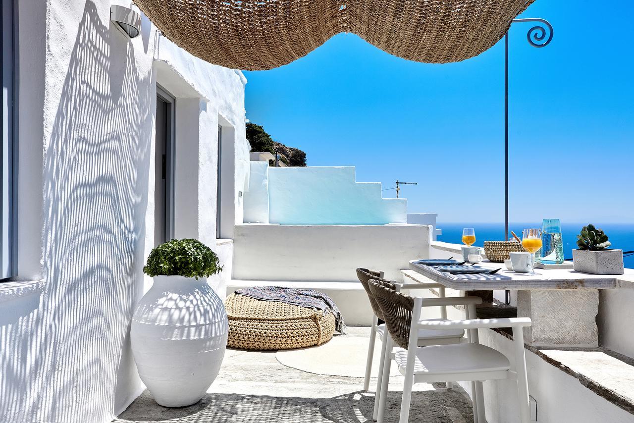 Living Theros Luxury Suites Kardhiani Luaran gambar