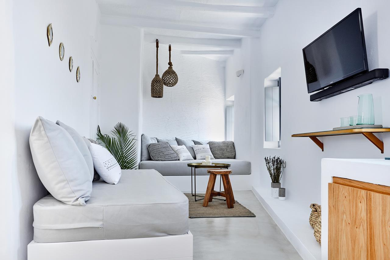 Living Theros Luxury Suites Kardhiani Luaran gambar