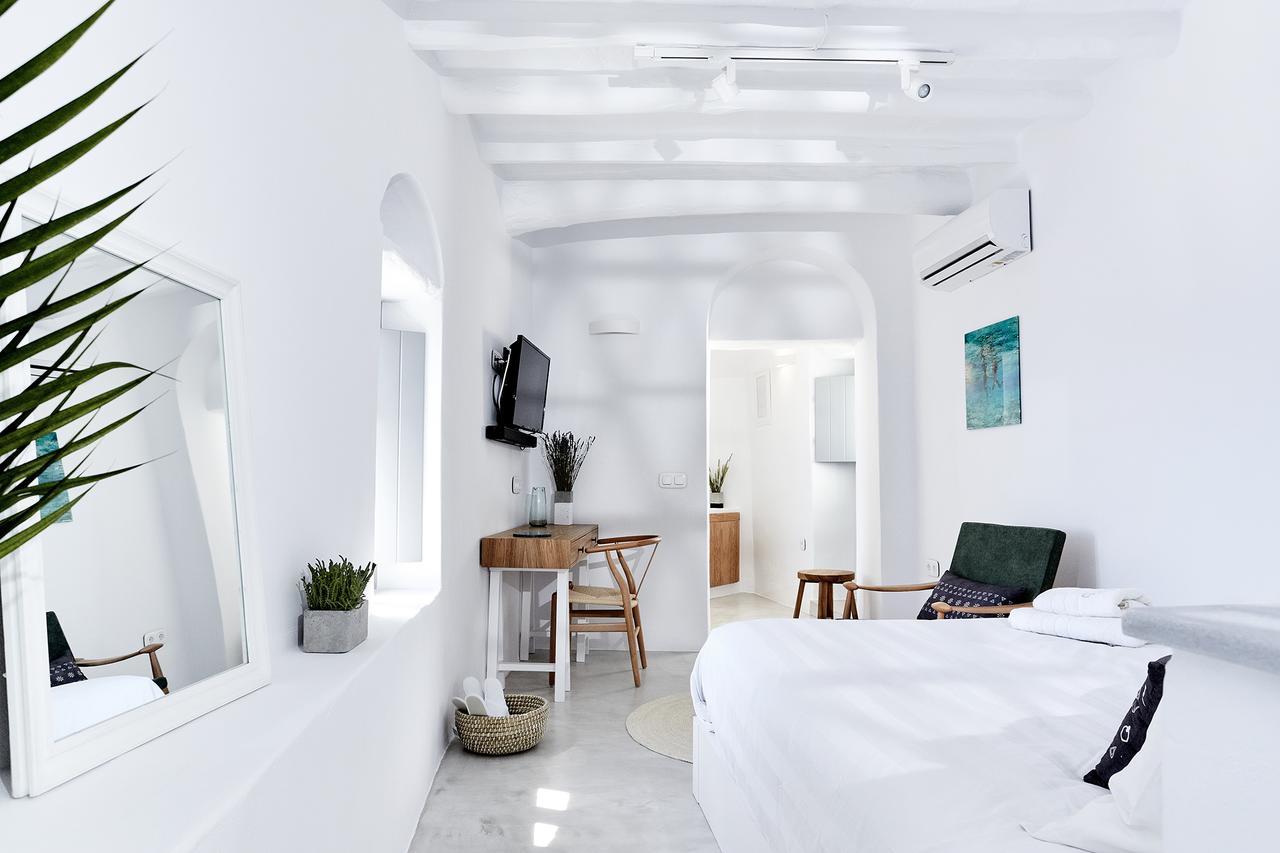 Living Theros Luxury Suites Kardhiani Luaran gambar