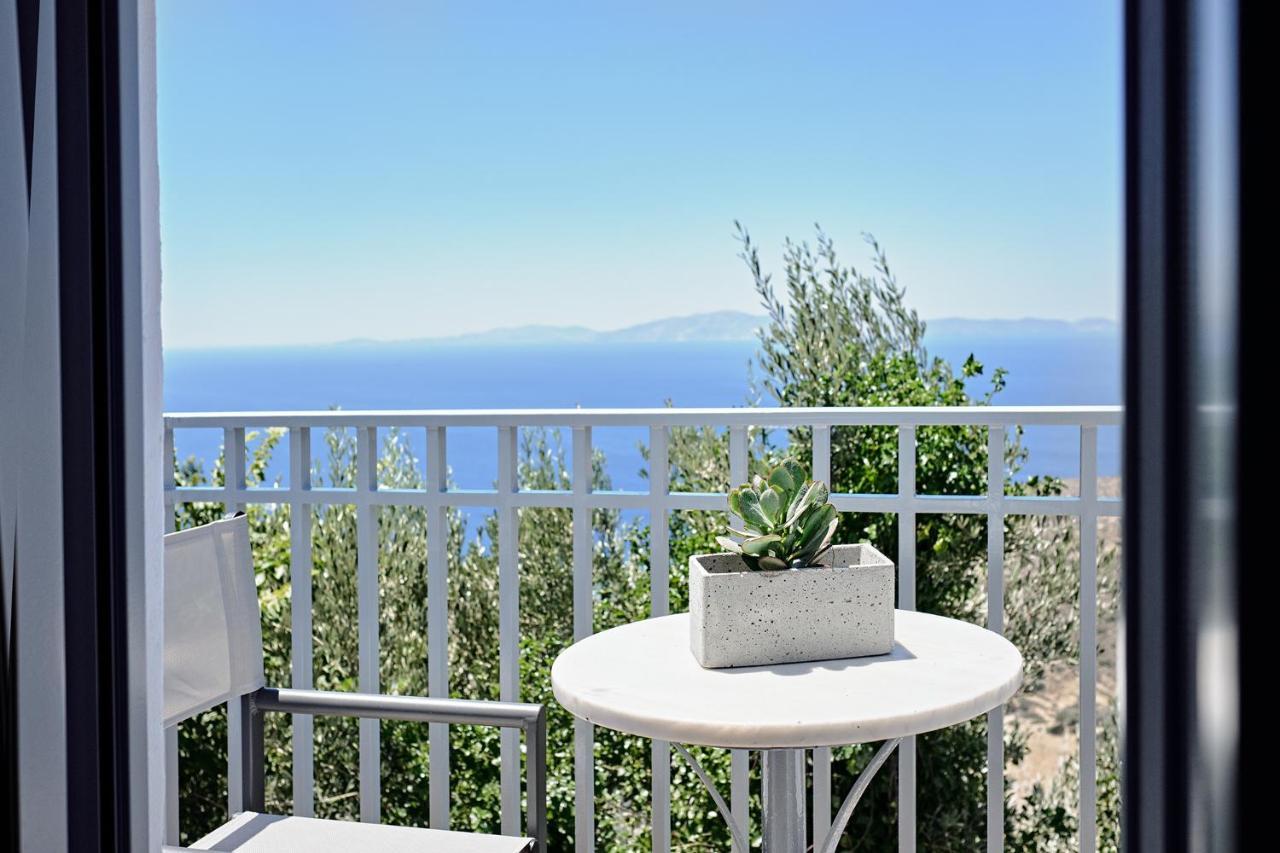 Living Theros Luxury Suites Kardhiani Luaran gambar