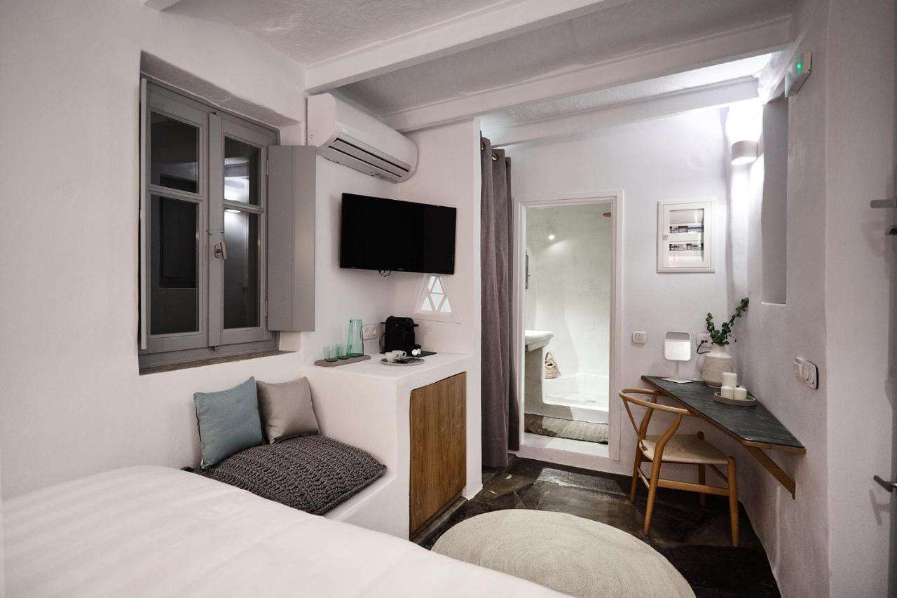 Living Theros Luxury Suites Kardhiani Luaran gambar